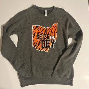 Cincannati Bengals “Seize the Dey” Women’s Gray Sweatshirt~Size Small~USA strong